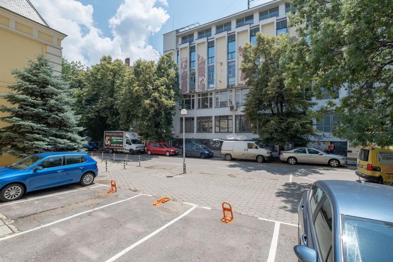 Sophisticated Gem With Private Parking Apartment София Екстериор снимка