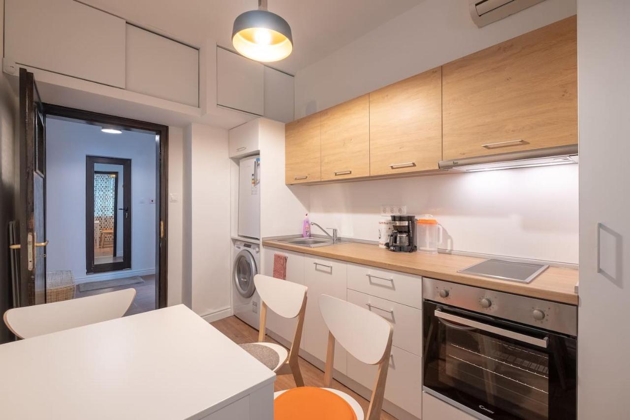 Sophisticated Gem With Private Parking Apartment София Екстериор снимка
