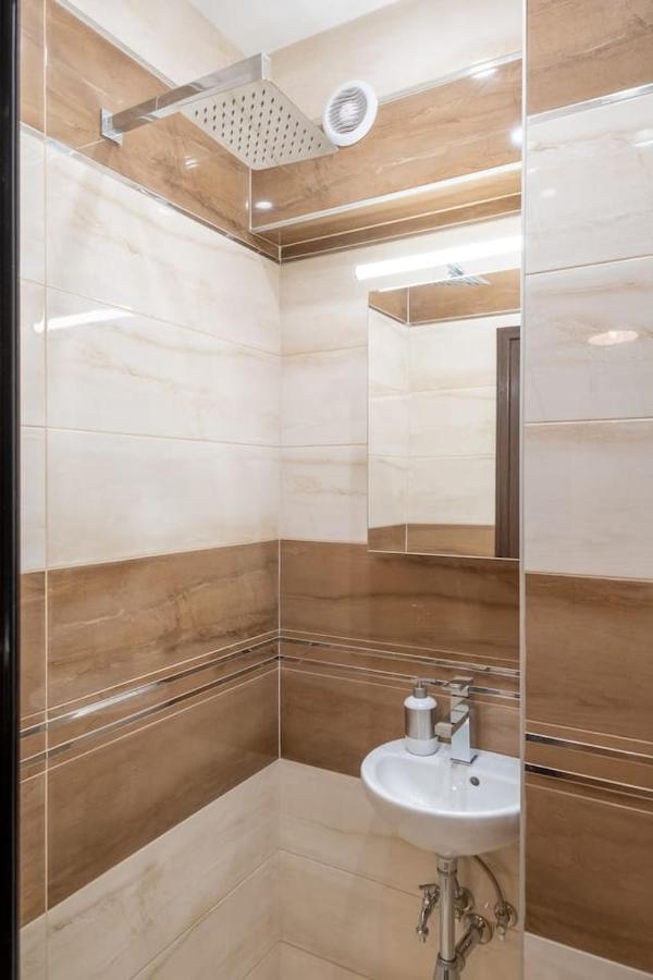 Sophisticated Gem With Private Parking Apartment София Екстериор снимка